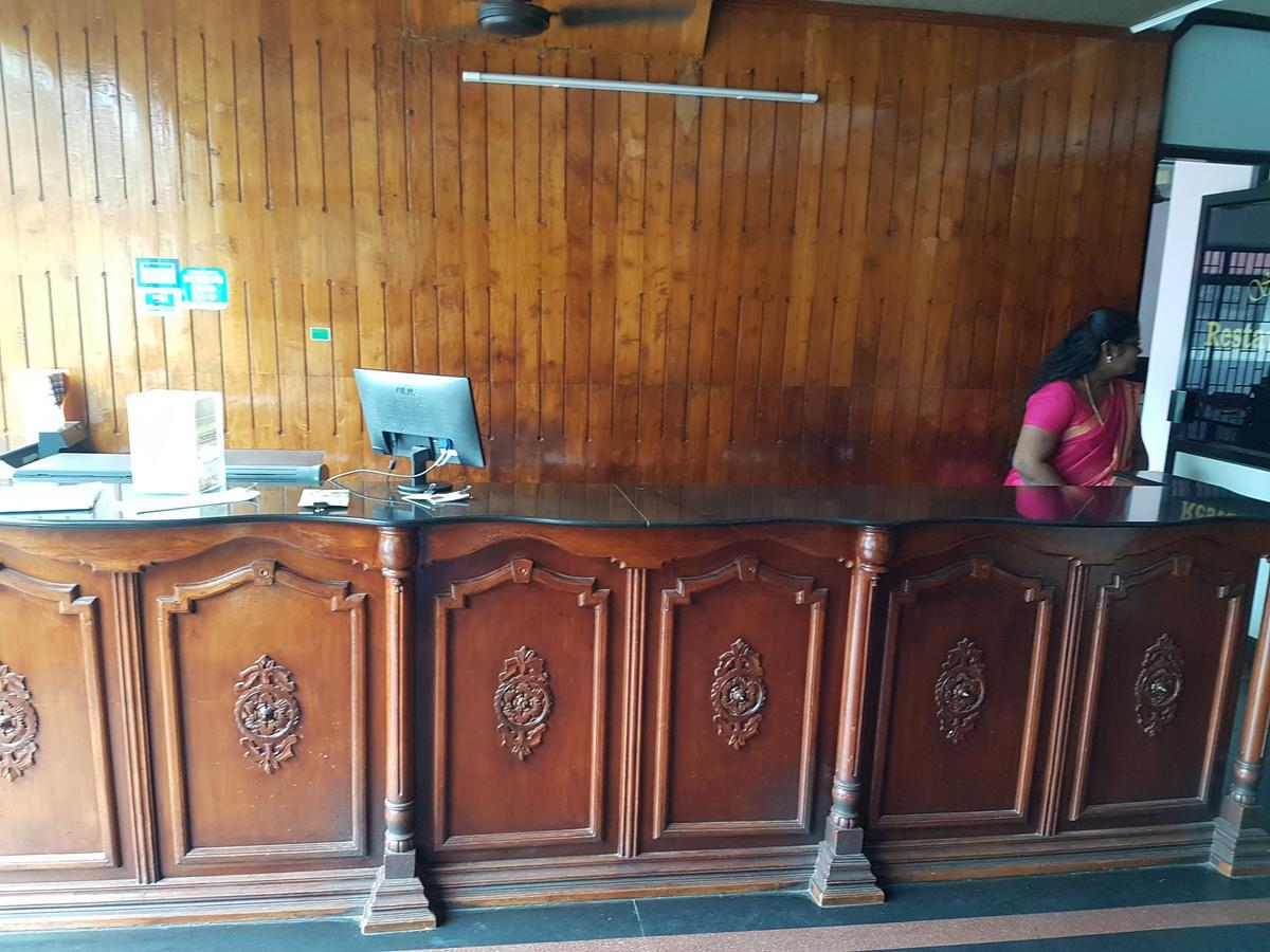 Hotel Boban Plaza Thiruvananthapuram Buitenkant foto