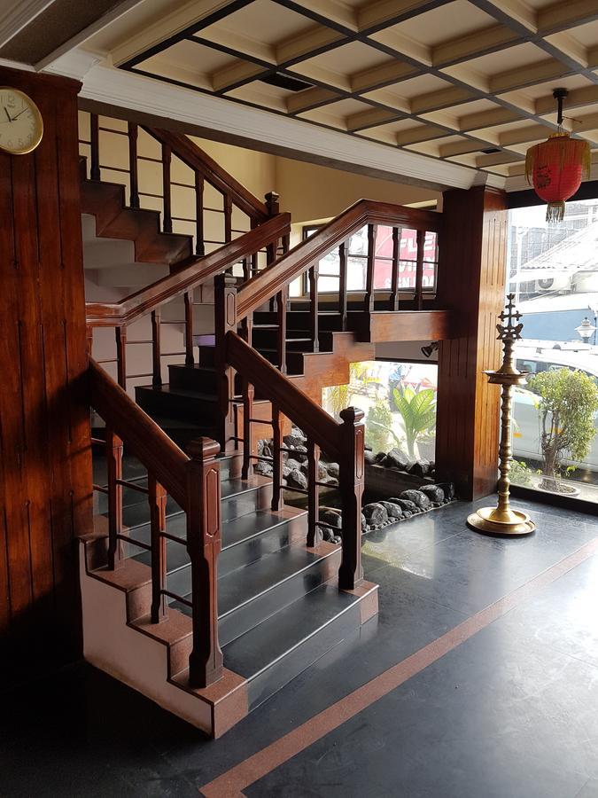Hotel Boban Plaza Thiruvananthapuram Buitenkant foto
