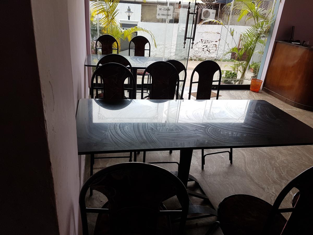 Hotel Boban Plaza Thiruvananthapuram Buitenkant foto